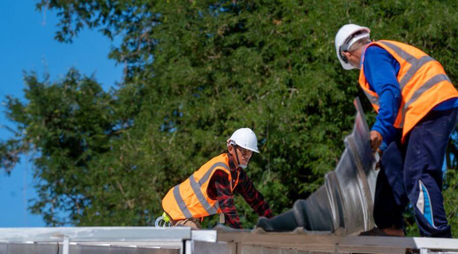 Professional gutter cleaning in Lonaconing, MD